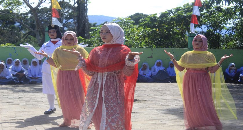 Atraksi Modern Dance dan Tari India Meriahkan Perayaan HUT ke-81 RI di MAN 2 Tapanuli Tengah